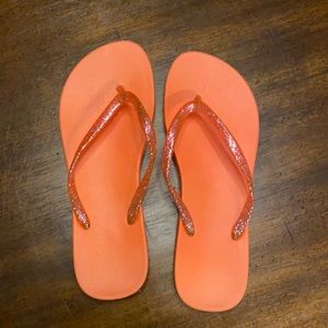 ❌SOLD❌. Peach sparkle flip-flops
